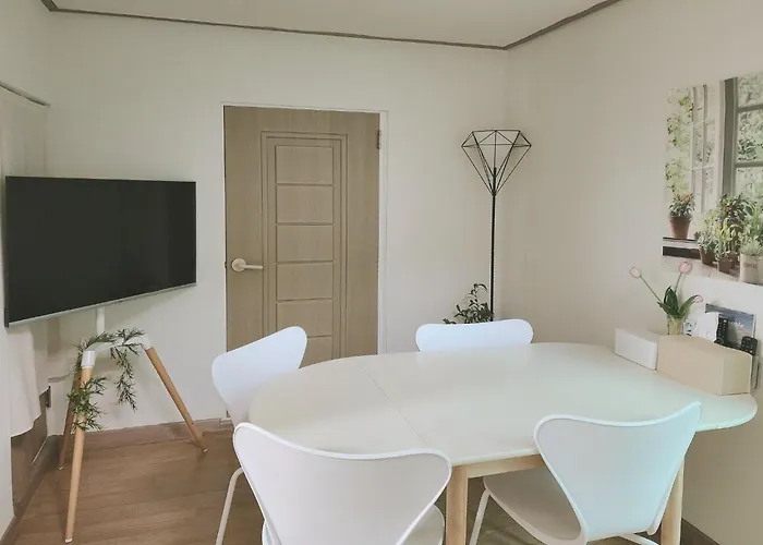 Bandal House